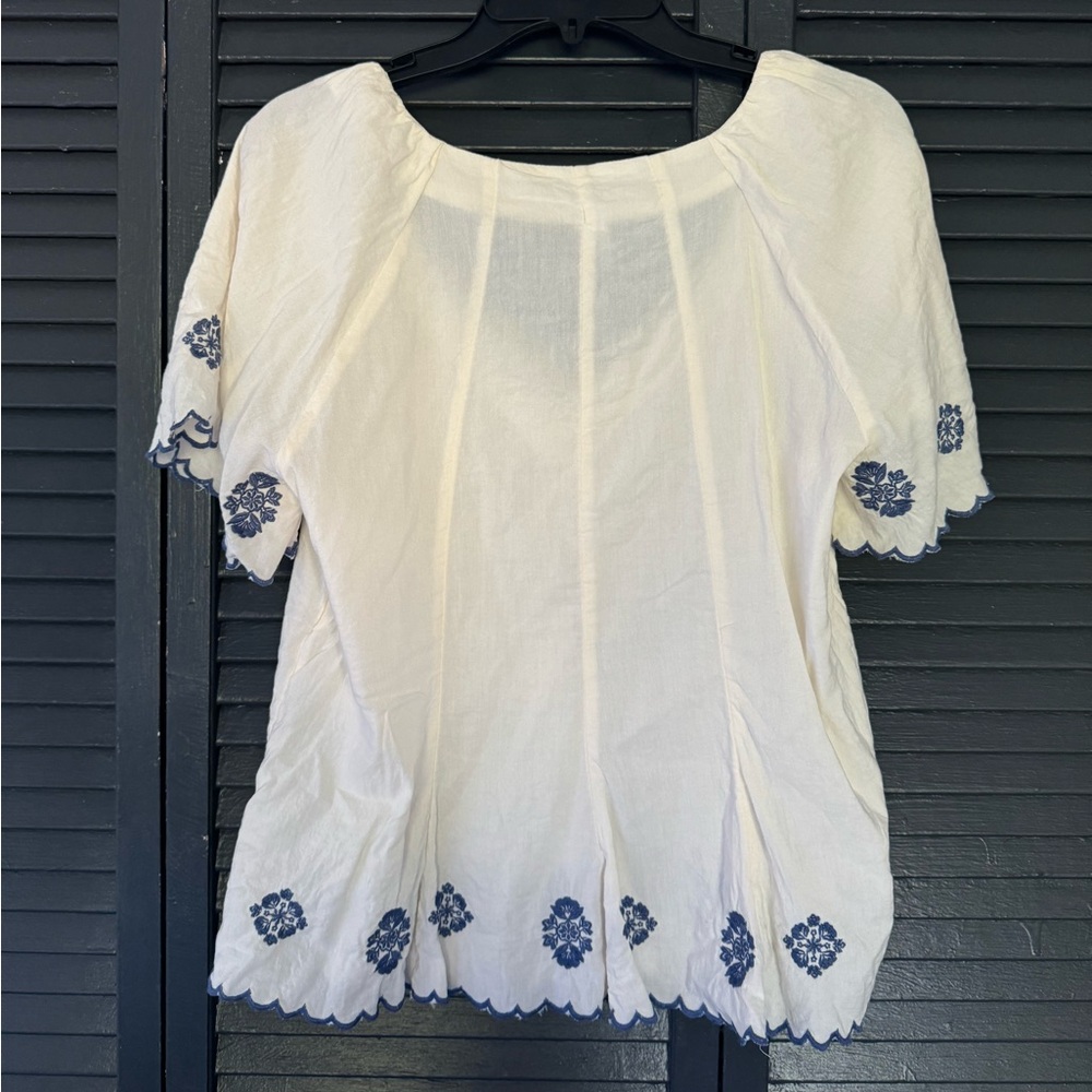 Old Navy Cream Blouse - Picture 2 of 2